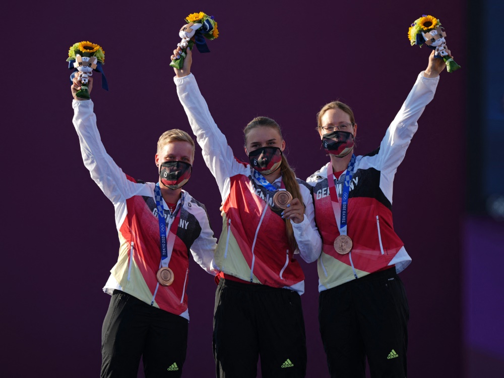 Konnten Bronze gewinnen: Die deutschen Bogenschützinnen (© AFP/SID/VLADIMIR ASTAPKOVICH)